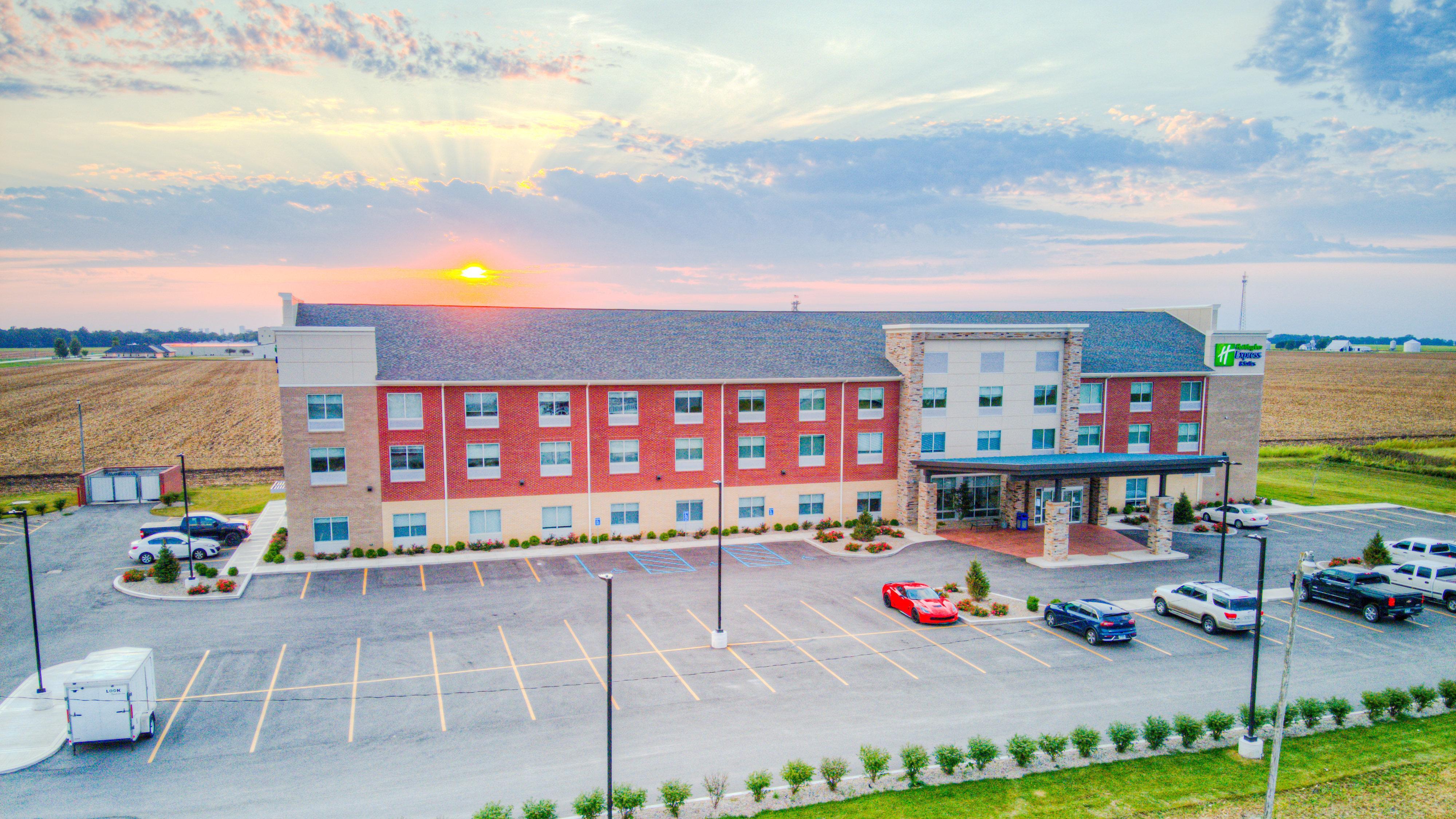 Holiday Inn Express & Suites - Remington, An Ihg Hotel Exterior photo